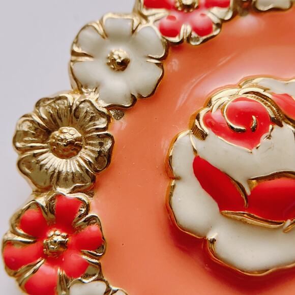 Vintage Enamel Floral Brooch Bold Dimensional Costume Pin Gold Tone - Picture 5 of 8